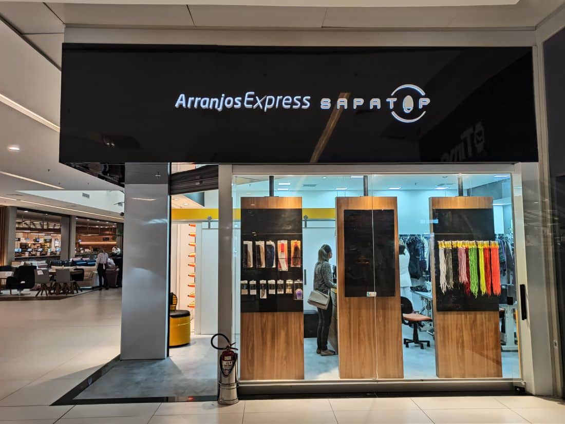 Loja Arranjos Express e Sapatop em shopping